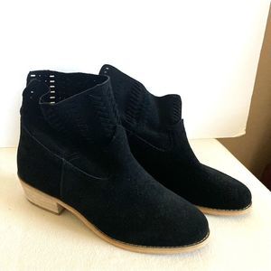 Walk with Me by Coldwater creek suede ankle boots